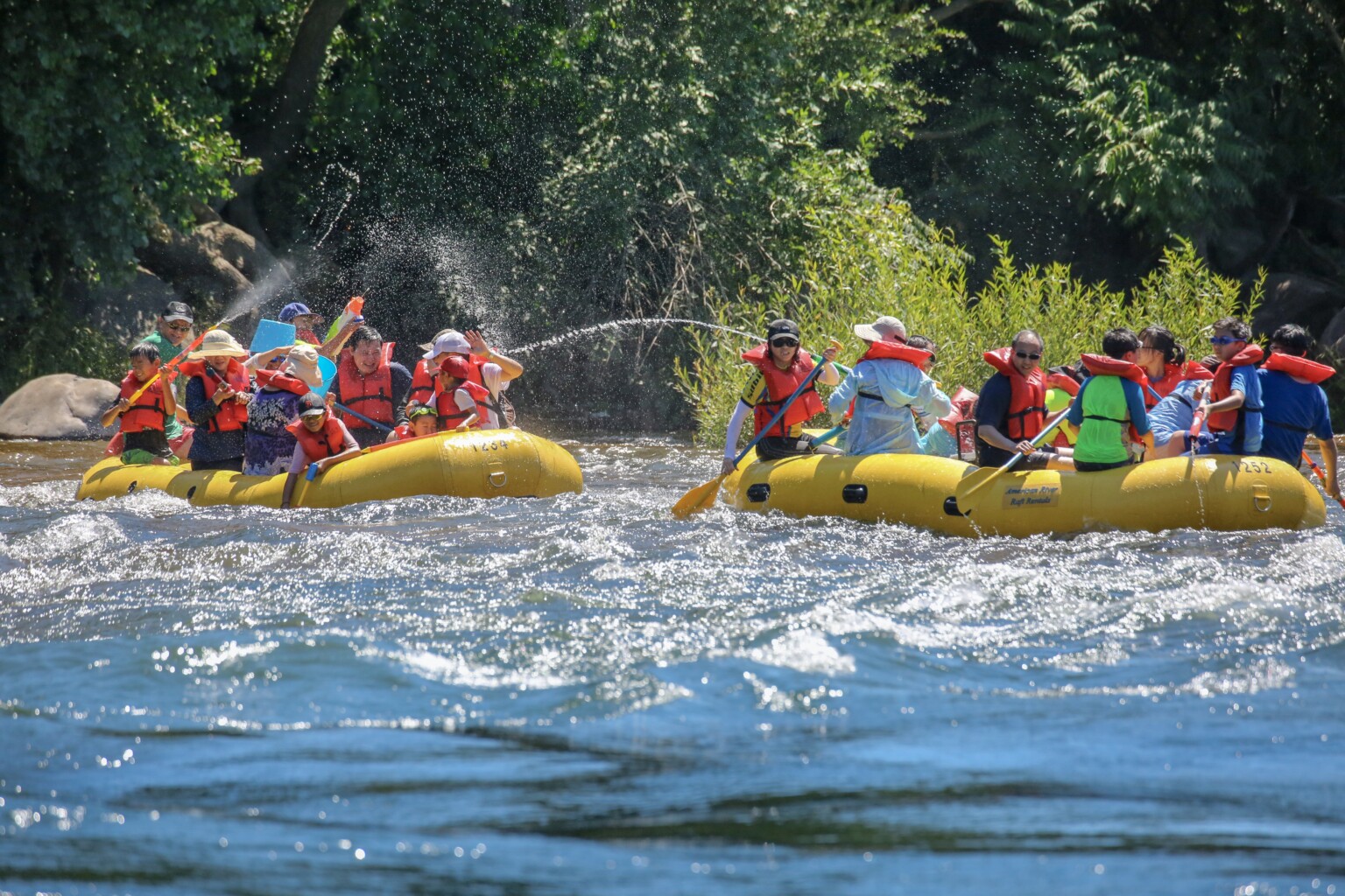 Sacramento Best Rafting company - Tubing Rentals in Sacramento | Raft ...